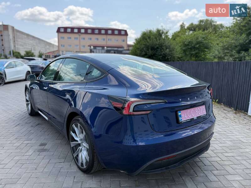 Седан Tesla Model 3 2024 в Луцке