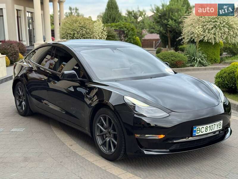 Седан Tesla Model 3 2021 в Стрые