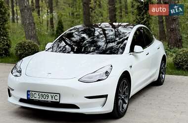 Седан Tesla Model 3 2018 в Львове