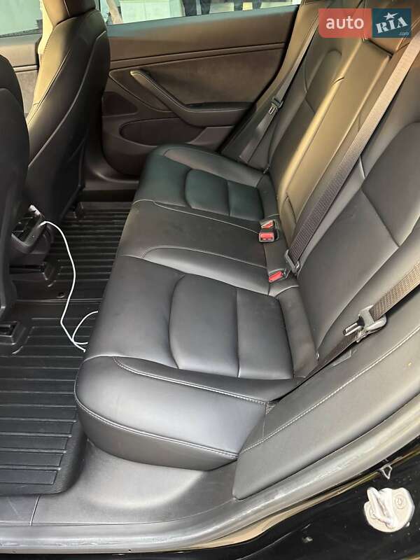 Седан Tesla Model 3 2021 в Стрые