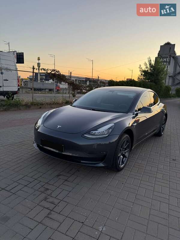 Седан Tesla Model 3 2019 в Києві