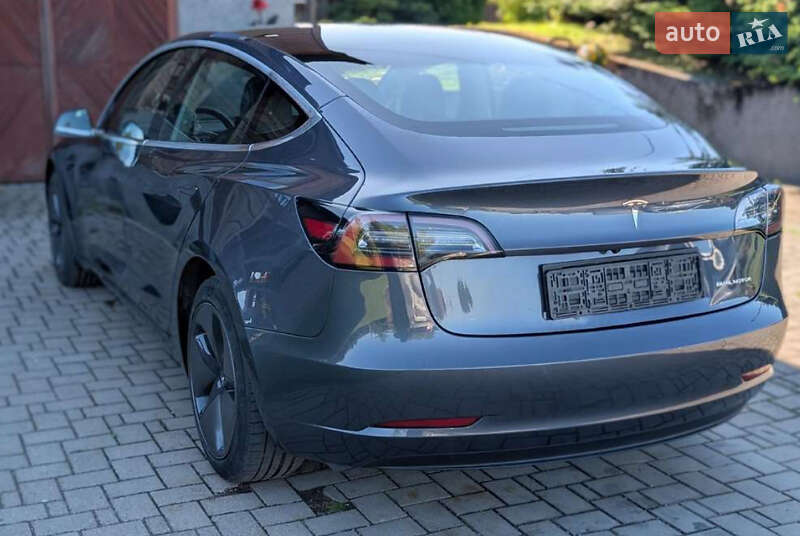 Седан Tesla Model 3 2020 в Тернополе