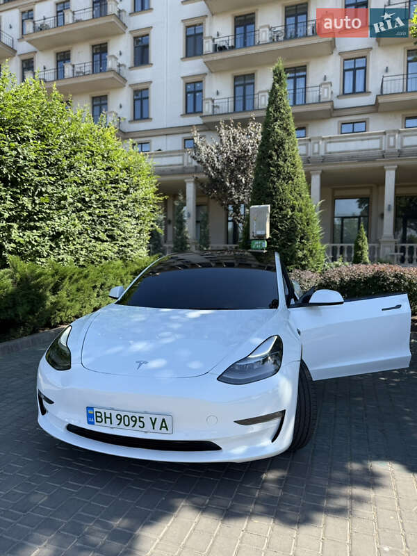 Седан Tesla Model 3 2022 в Одесі
