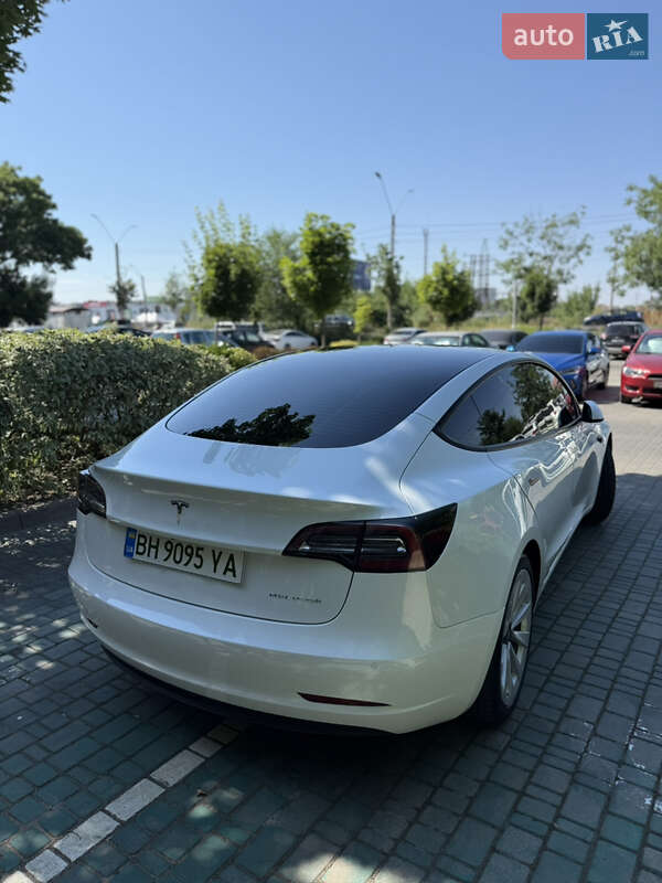 Седан Tesla Model 3 2022 в Одесі