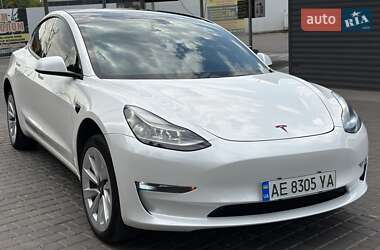 Седан Tesla Model 3 2021 в 