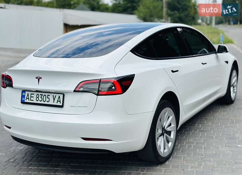 Седан Tesla Model 3 2021 в Каменском