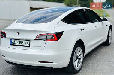 Седан Tesla Model 3 2021 в 