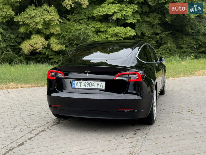 Седан Tesla Model 3 2019 в Долине