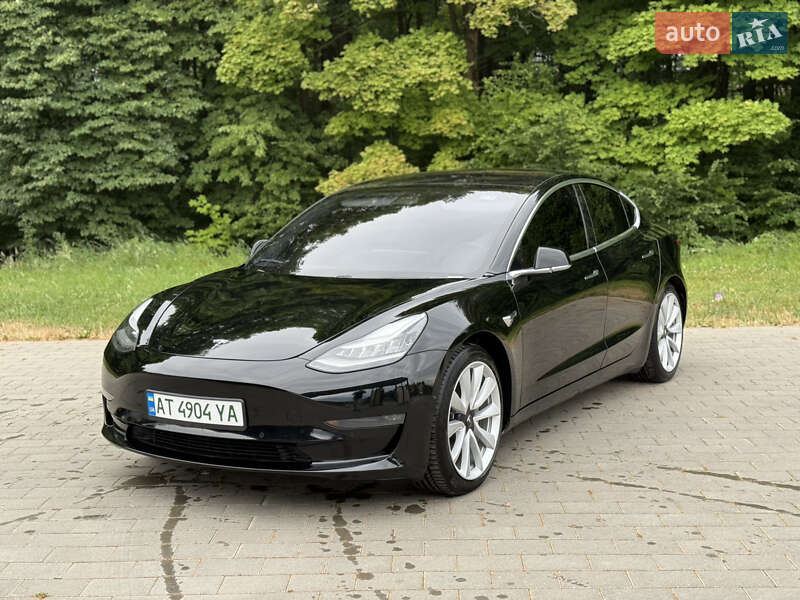Седан Tesla Model 3 2019 в Долине