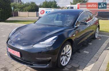 Седан Tesla Model 3 2019 в Ужгороде