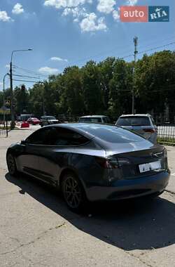 Седан Tesla Model 3 2023 в 