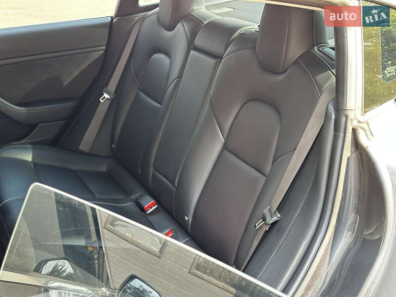 Седан Tesla Model 3 2020 в Києві