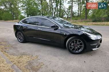 Седан Tesla Model 3 2019 в 