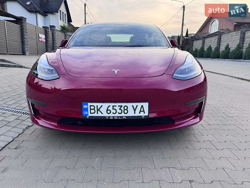 Tesla Model 3 2022