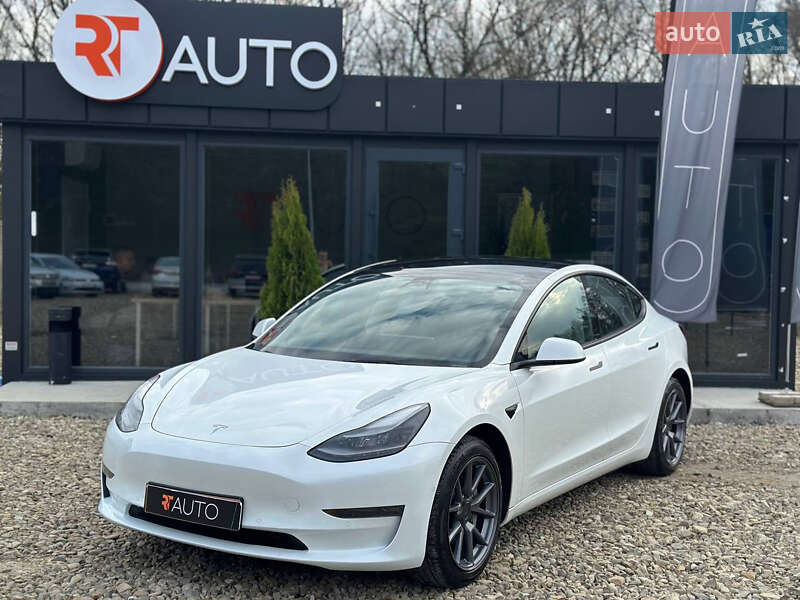 Tesla Model 3 2022