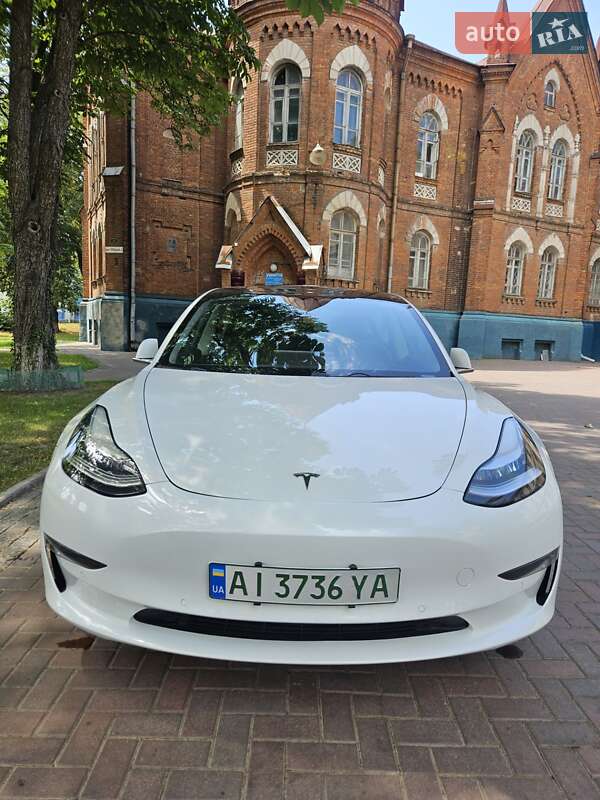 Седан Tesla Model 3 2019 в 