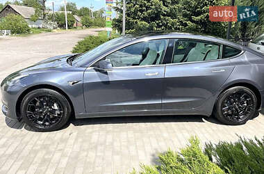Седан Tesla Model 3 2020 в 