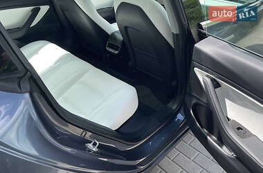 Седан Tesla Model 3 2020 в 