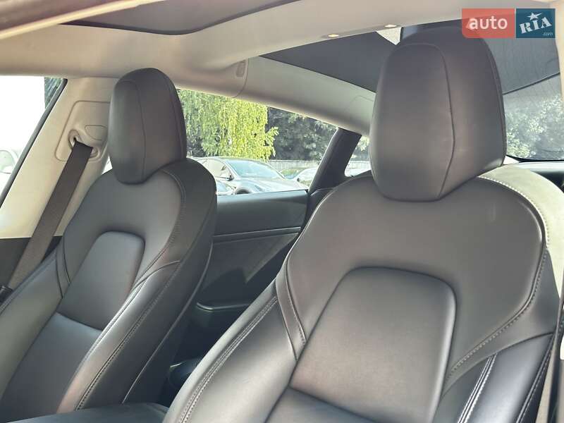 Седан Tesla Model 3 2018 в Києві