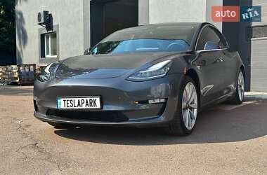 Седан Tesla Model 3 2018 в 