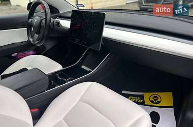 Седан Tesla Model 3 2018 в 