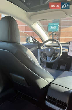 Седан Tesla Model 3 2021 в 