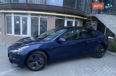 Седан Tesla Model 3 2023 в 