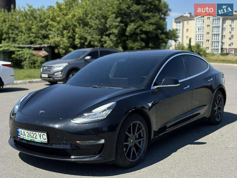 Седан Tesla Model 3 2018 в Киеве
