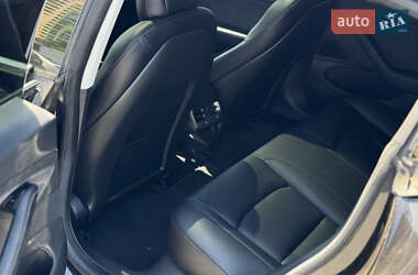 Седан Tesla Model 3 2018 в 