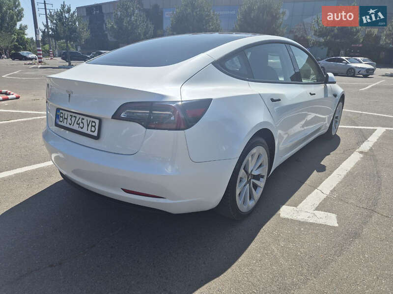Седан Tesla Model 3 2022 в Черноморске