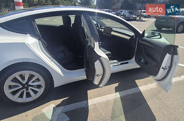 Седан Tesla Model 3 2022 в 