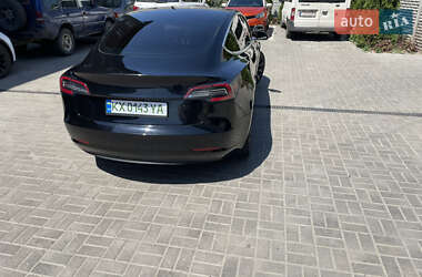 Седан Tesla Model 3 2020 в 