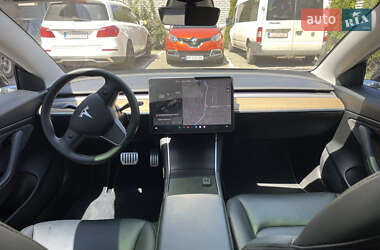 Седан Tesla Model 3 2020 в 