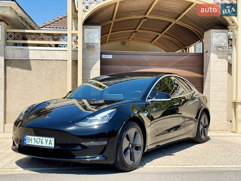 Седан Tesla Model 3 2019 в Одесі