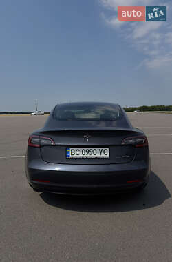 Седан Tesla Model 3 2020 в 