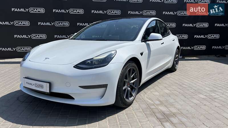 Tesla Model 3 2022
