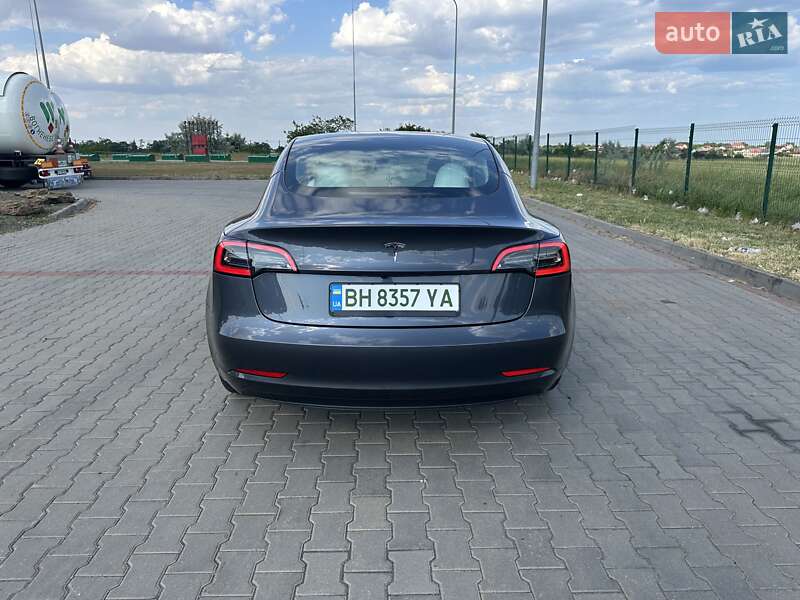 Седан Tesla Model 3 2023 в Одесі