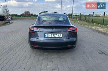 Седан Tesla Model 3 2023 в 
