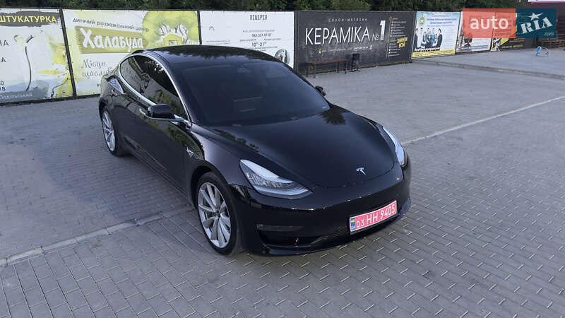 Седан Tesla Model 3 2020 в Кам'янець-Подільському