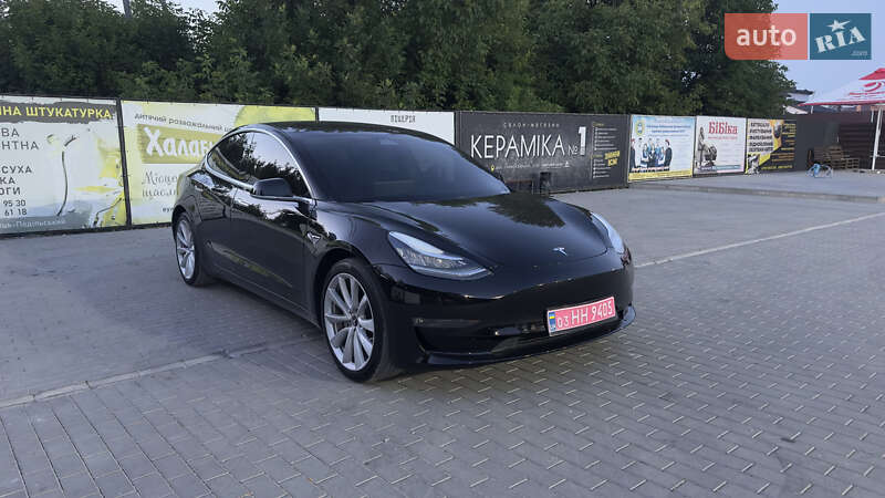 Седан Tesla Model 3 2020 в 