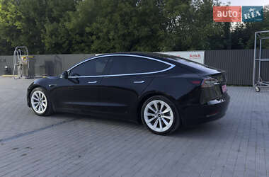 Седан Tesla Model 3 2020 в 
