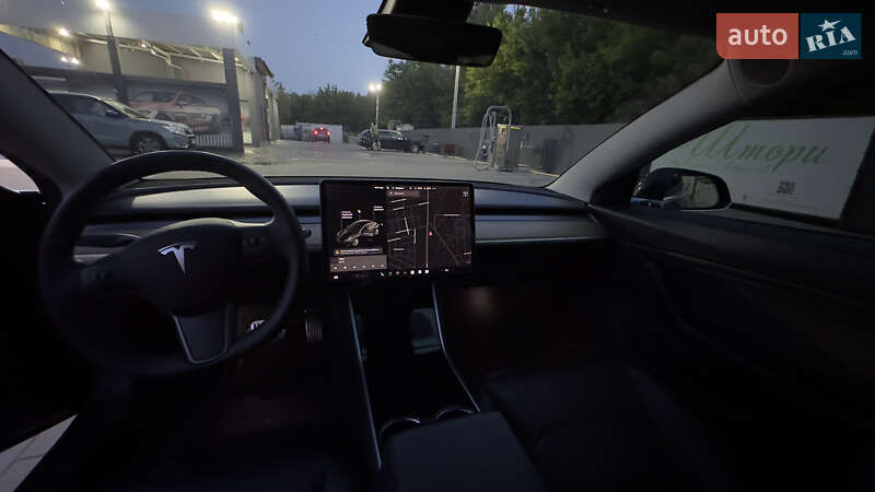 Седан Tesla Model 3 2020 в Кам'янець-Подільському