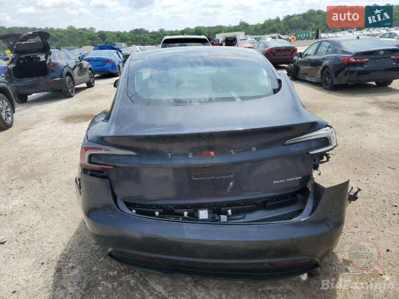 Седан Tesla Model 3 2024 в Львове