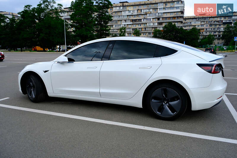 Седан Tesla Model 3 2019 в Києві