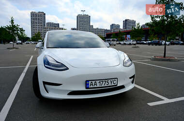 Седан Tesla Model 3 2019 в 
