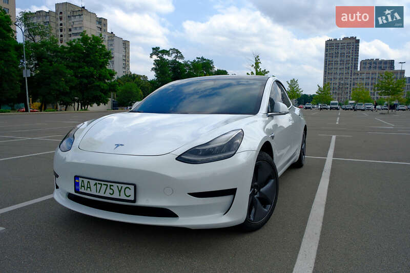 Седан Tesla Model 3 2019 в Києві
