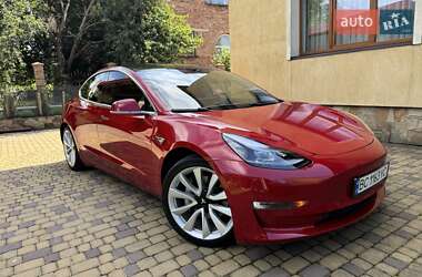 Седан Tesla Model 3 2018 в Львові