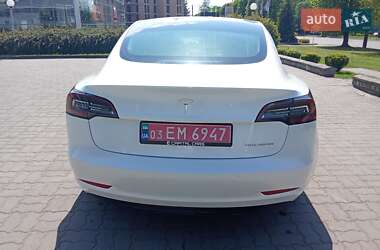 Седан Tesla Model 3 2020 в 