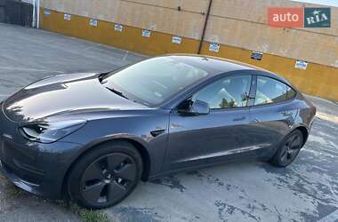 Седан Tesla Model 3 2023 в 