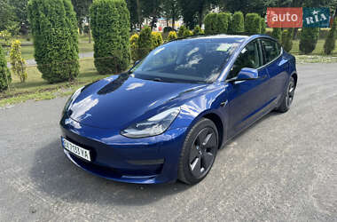 Седан Tesla Model 3 2021 в 